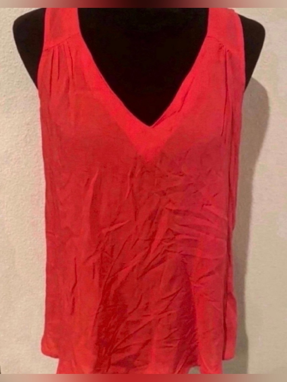 Women’s Red V-Neck Sleeveless Top (Size M)